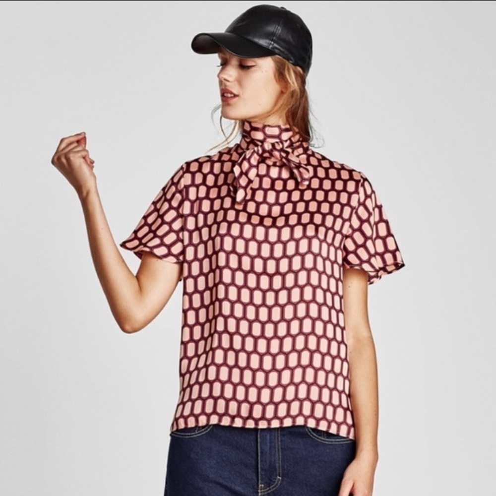 Zara Preppy Geometric Print Silky Business Casual High Neck Bow Tie Blouse Sz.S